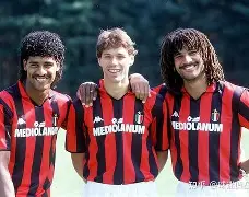 模拟器试玩-荷兰队力克敌手，成功晋级杯赛的简单介绍