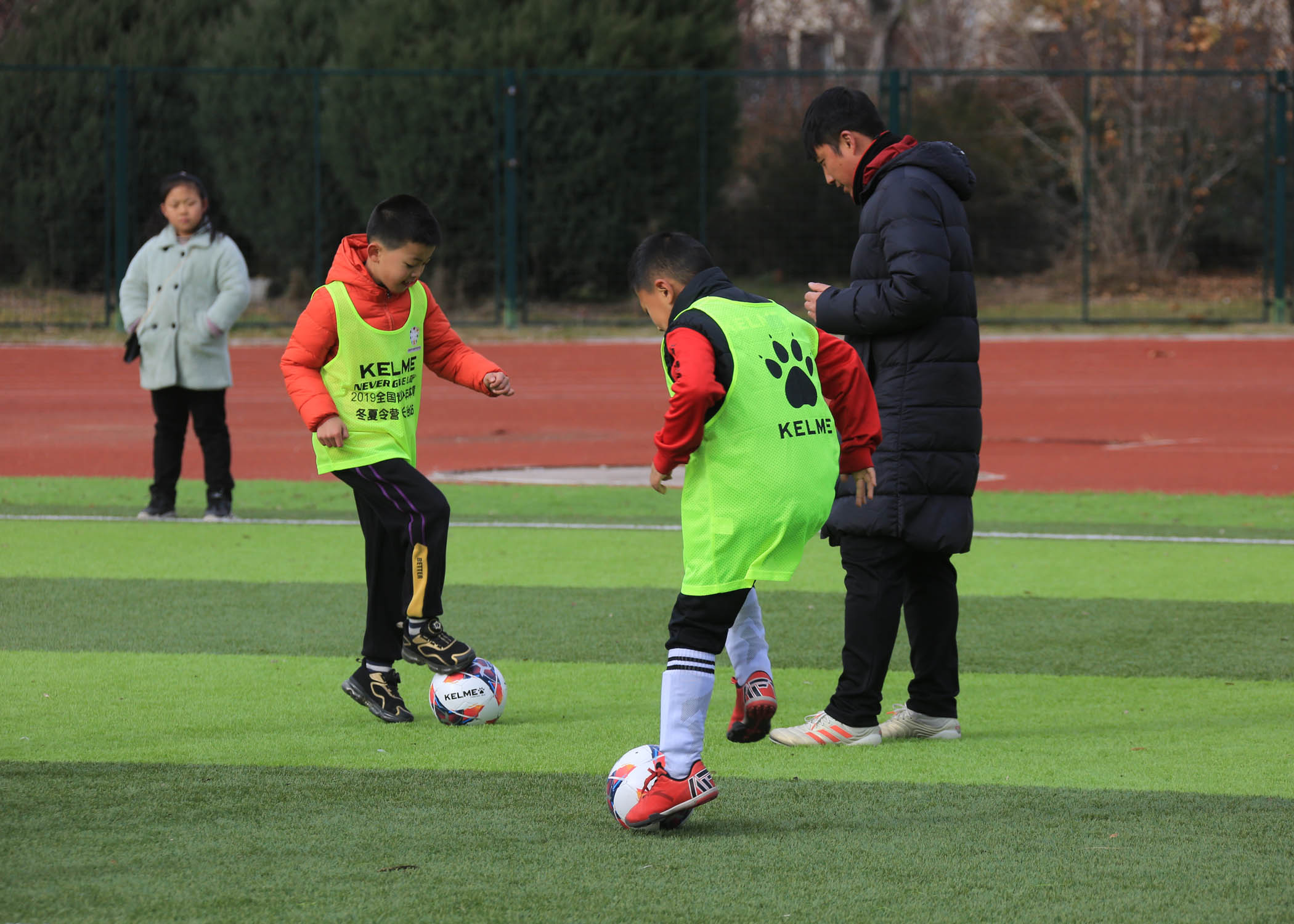 C7娱乐官网网页版-青年足球夏令营在即，各队备战热情高涨(2025江苏省城市足球联赛各队球员一览表)