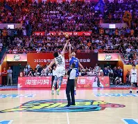 弗赖堡主场再次全取三分,继续保持不败战绩 弗赖堡主场再次全取三分,继续保持不败战绩
